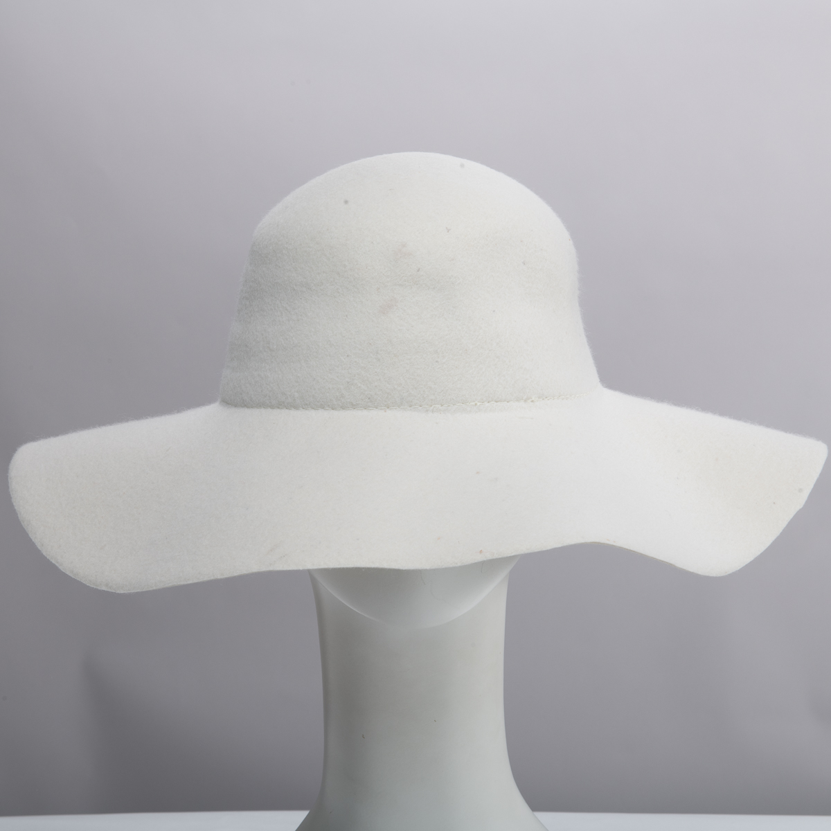 round white hat